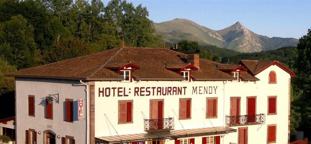 Hotel Mendy in Saint-Jean-Le-Vieux, France