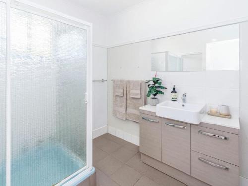Sea La Vie — 4-Star Luxury Hotel in None, Australia