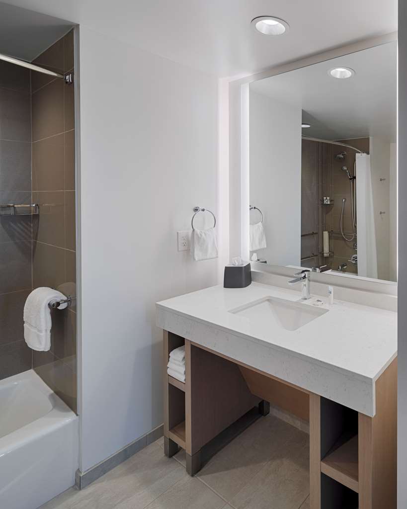 Hyatt House Columbus OSU Short North - photo 24