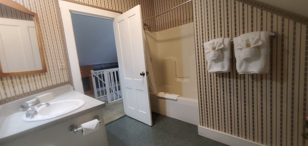Old Orchard Beach Inn - photo 111