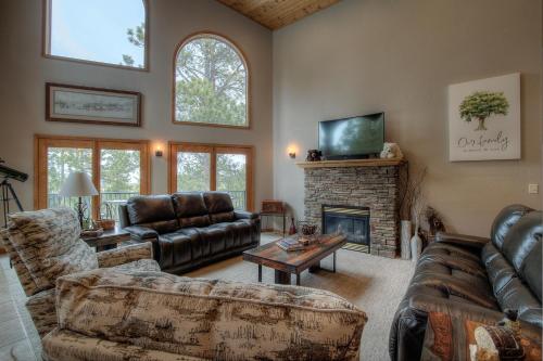 Boulder Canyon Lodge — 4-Star Luxury Hotel in Sturgis, United States