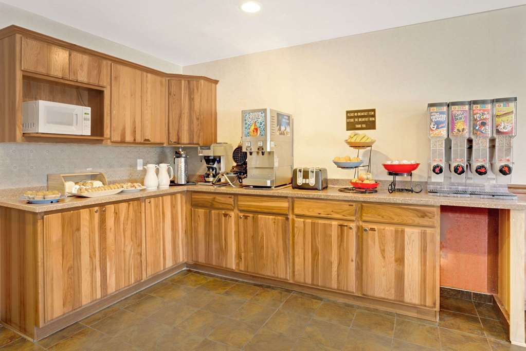 Ramada by Wyndham Draper - photo 15