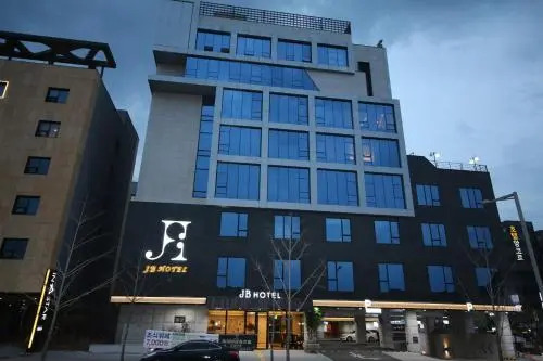 JB Tourist Hotel