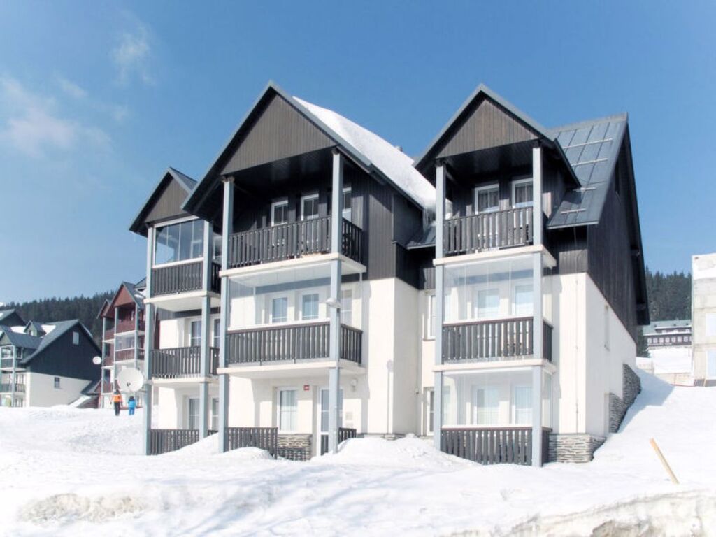 Apartman M5 Horní Mísečky — 4-Star Luxury Hotel in Spindleruv Mlyn, Czech Republic