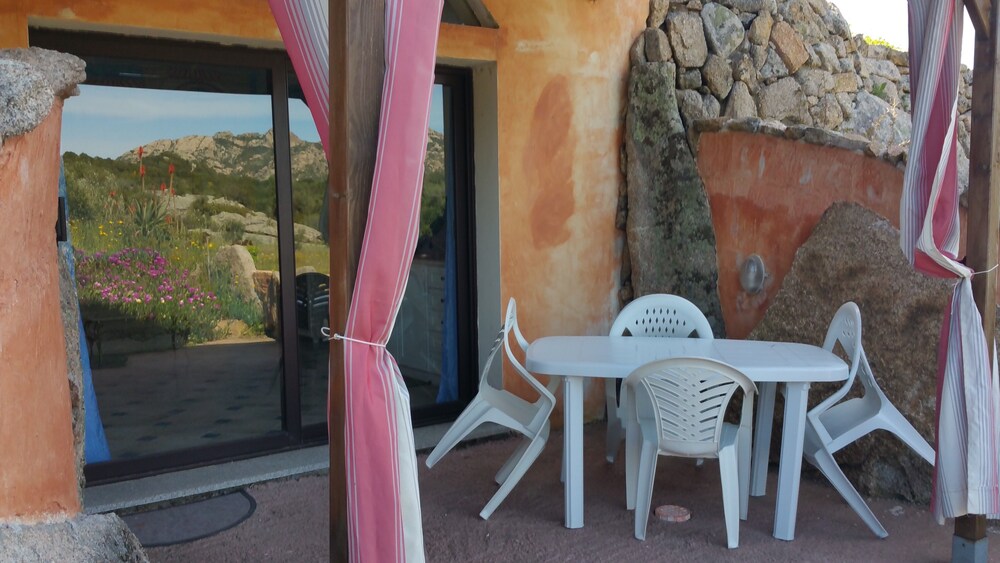 Domus de vida in Arzachena, Italy