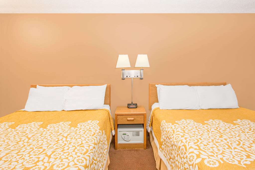 Days Inn by Wyndham Worthington - photo 7