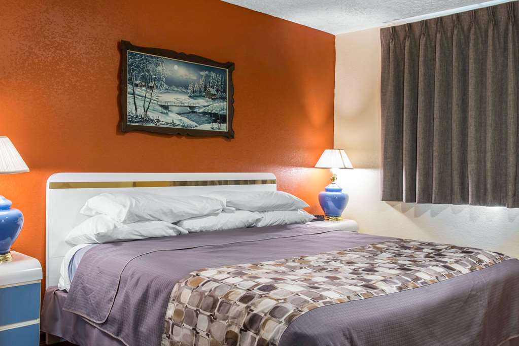 Rodeway Inn & Suites Branford Guilford - photo 20
