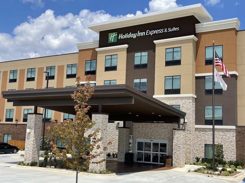Holiday Inn Express & Suites Ft. Smith Airport by IHG in Fort Smith, United States