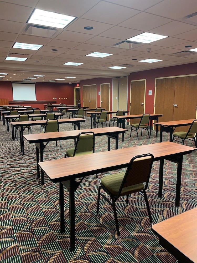 Hampton Inn Yorkville - photo 39