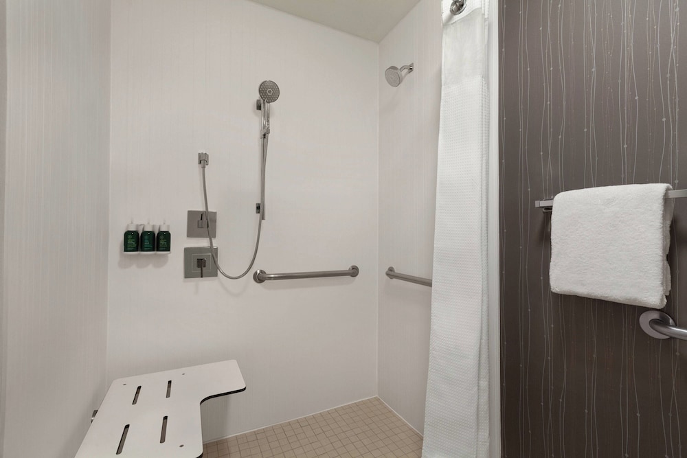Courtyard by Marriott Salinas Monterey - photo 23