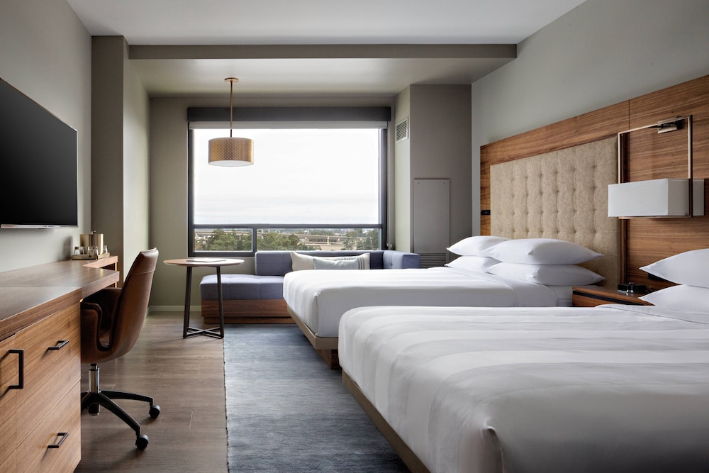 Houston Cityplace Marriott at Springwoods Village - photo 14