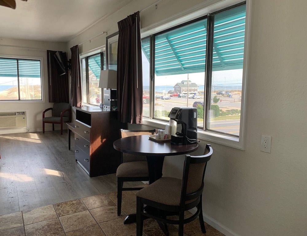 Seahorse Inn and Cottages - photo 18