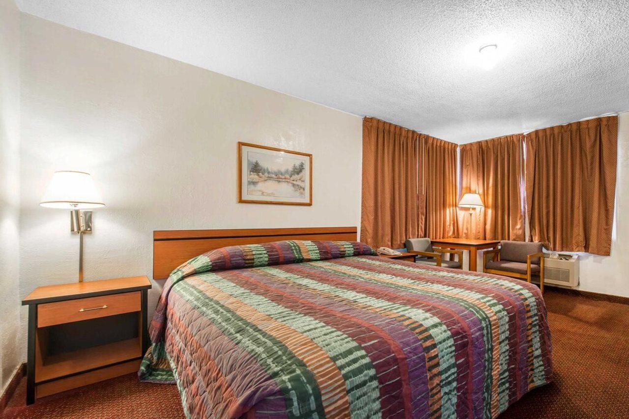 Rodeway Inn & Suites Colorado Springs CO - photo 5