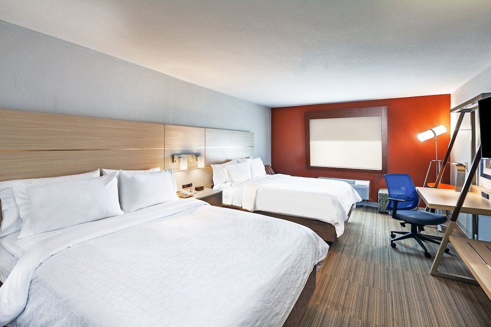 Holiday Inn Express Hotel & Suites Jenks by IHG - photo 12