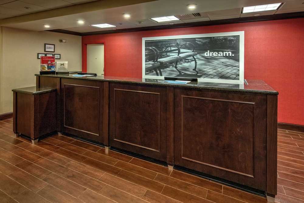 Hampton Inn Cambridge - photo 4