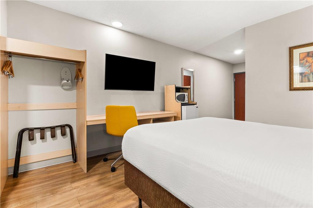Microtel Inn & Suites by Wyndham Salisbury - photo 18