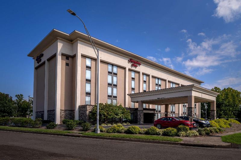 Hampton Inn Charleston Downtown - photo 4