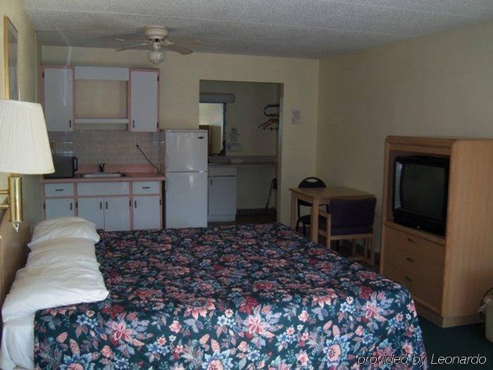Clearwater Inn - photo 11