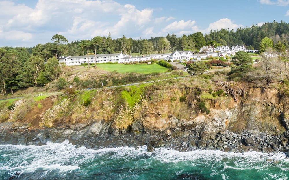 Little River Inn - photo 2