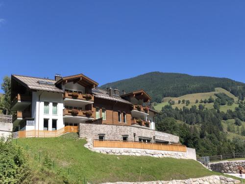 Glemmtal — 4-Star Luxury Hotel in Viehhofen, Austria