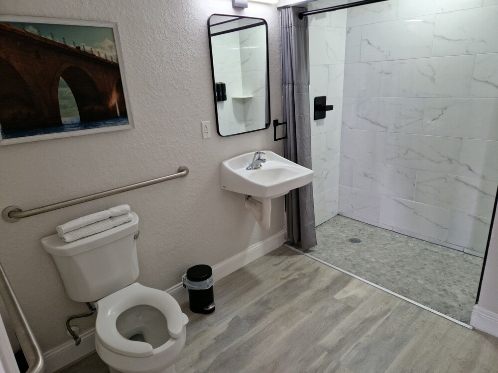 Palm Cove Motel - photo 12
