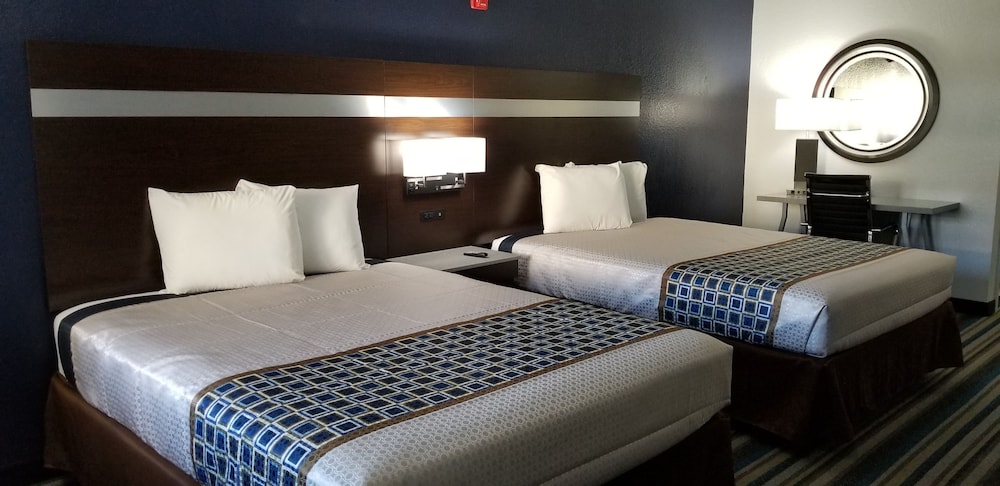 HomeBridge Inn and Suites - photo 7