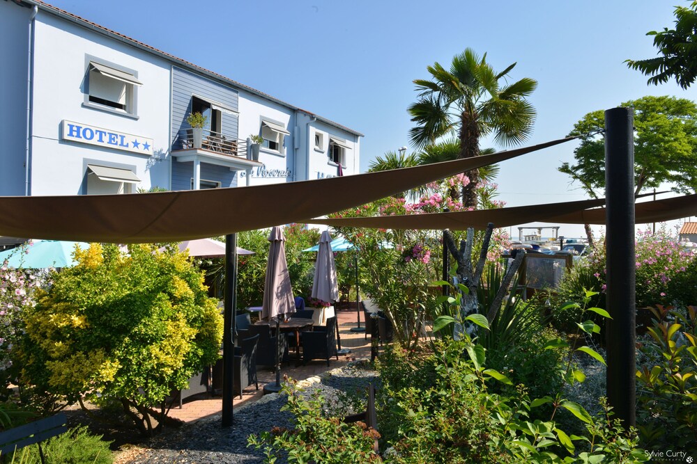 Hotel La Roseraie - carbon neutral hotel in Fouras