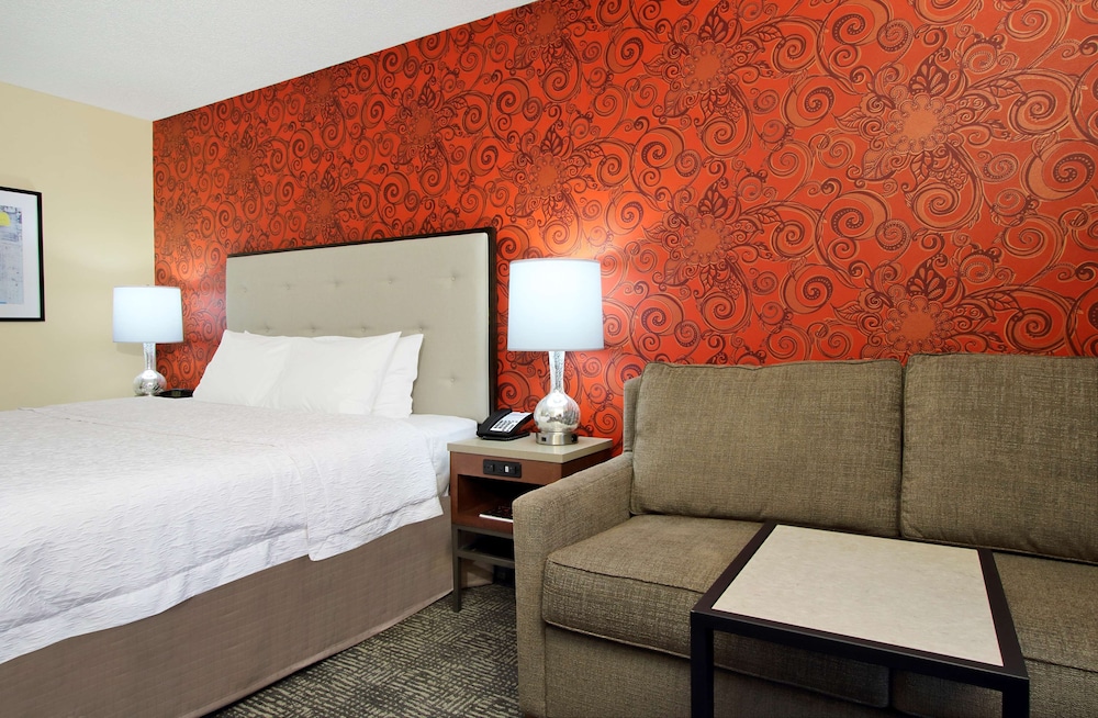 Hampton Inn & Suites Columbus Downtown - photo 21