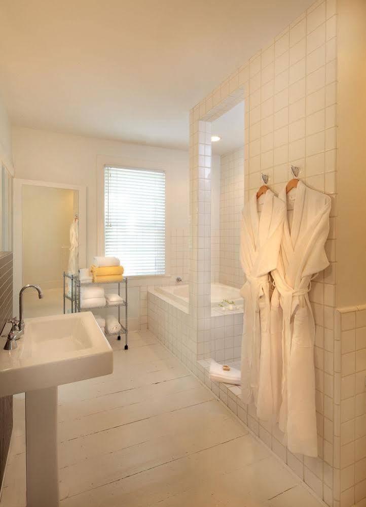 Healdsburg Modern Cottages - photo 3