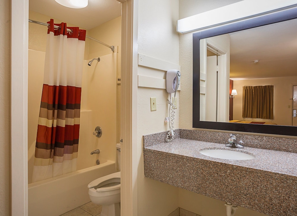 Red Roof Inn West Memphis AR - photo 22