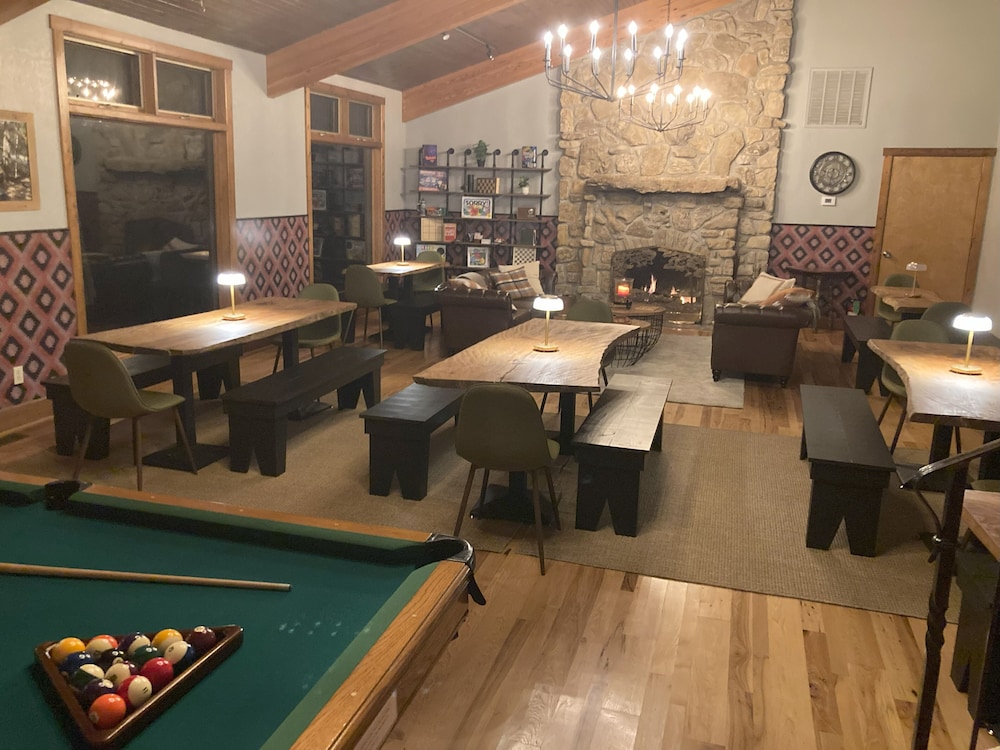 Country Mountain Inn in Eureka Springs, United States