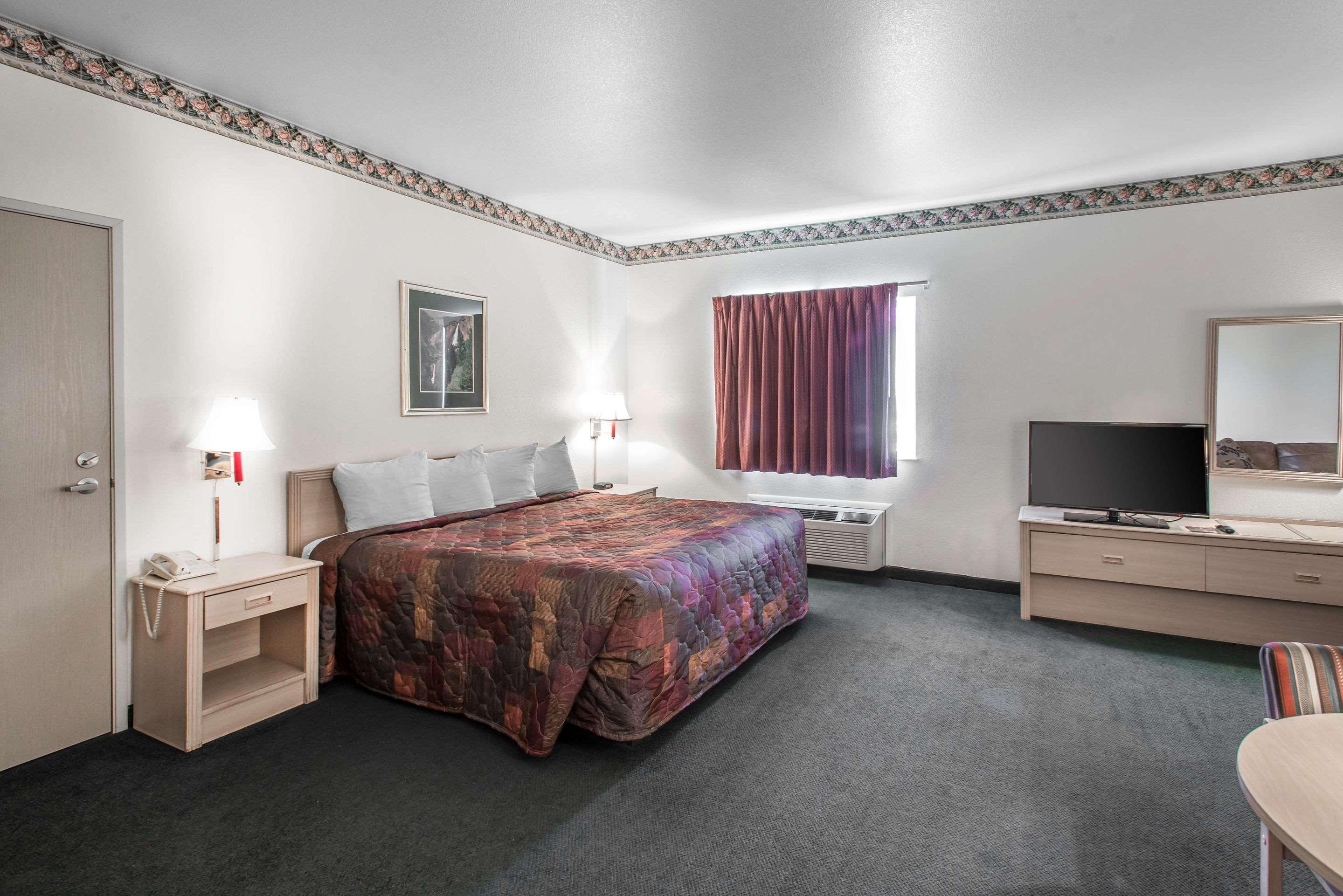 Baymont by Wyndham Loveland Fort Collins Area - photo 53