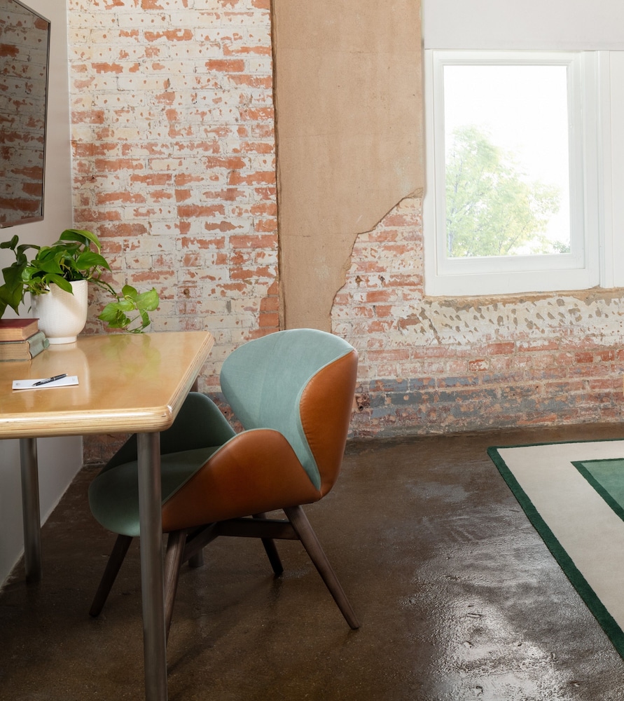 Canvas Hotel Dallas - photo 5