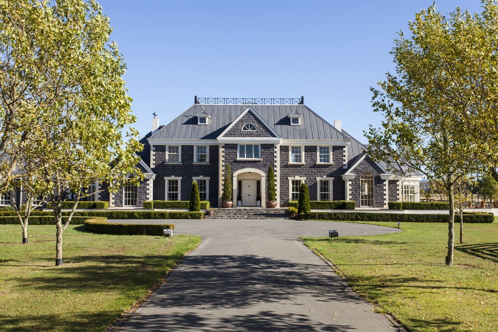 Stoneleigh Lodge — 5-Star Luxury Hotel in Christchurch, New Zealand