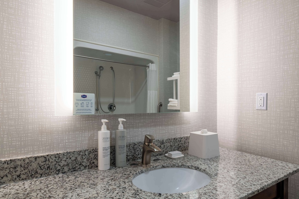 Hampton Inn Dahlgren - photo 21
