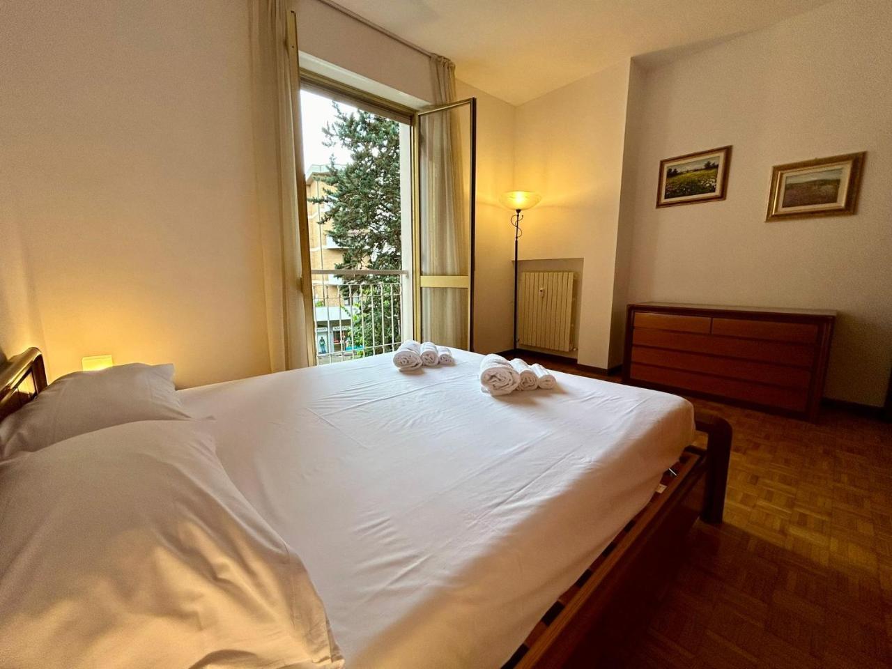 Kibilu Bright Apartment with Large Terrace Near Station Fn City Centre Walking Distance — 4-Star Luxury Hotel in Varese, Italy
