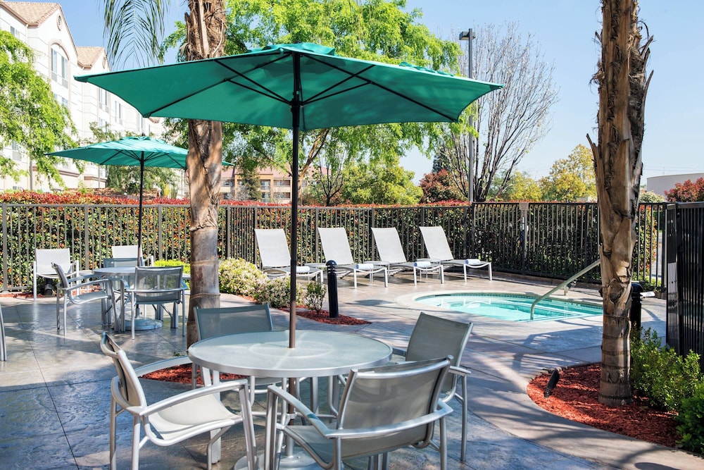 SpringHill Suites by Marriott Bakersfield - photo 18
