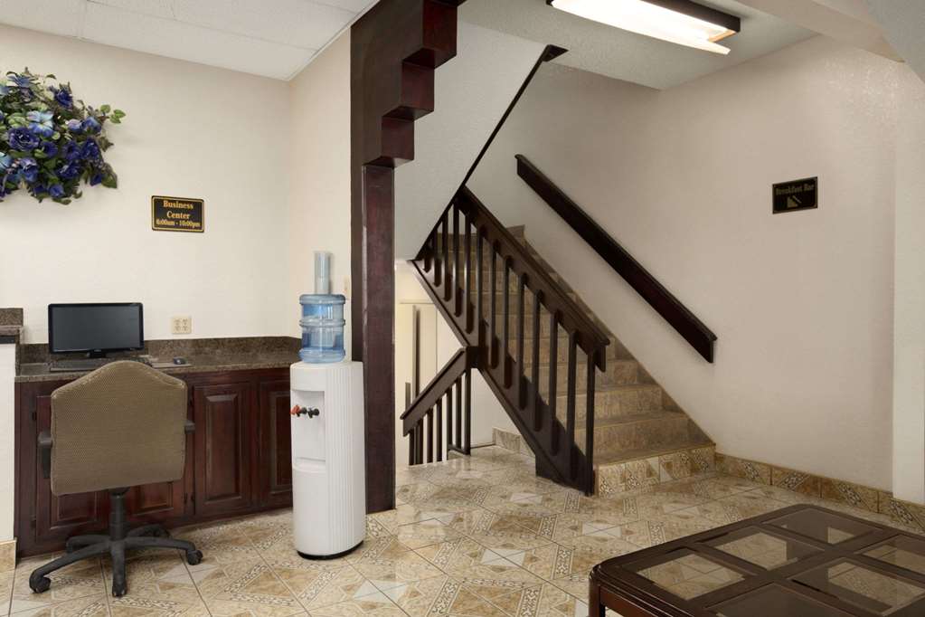 Super 8 by Wyndham Carlsbad - photo 31