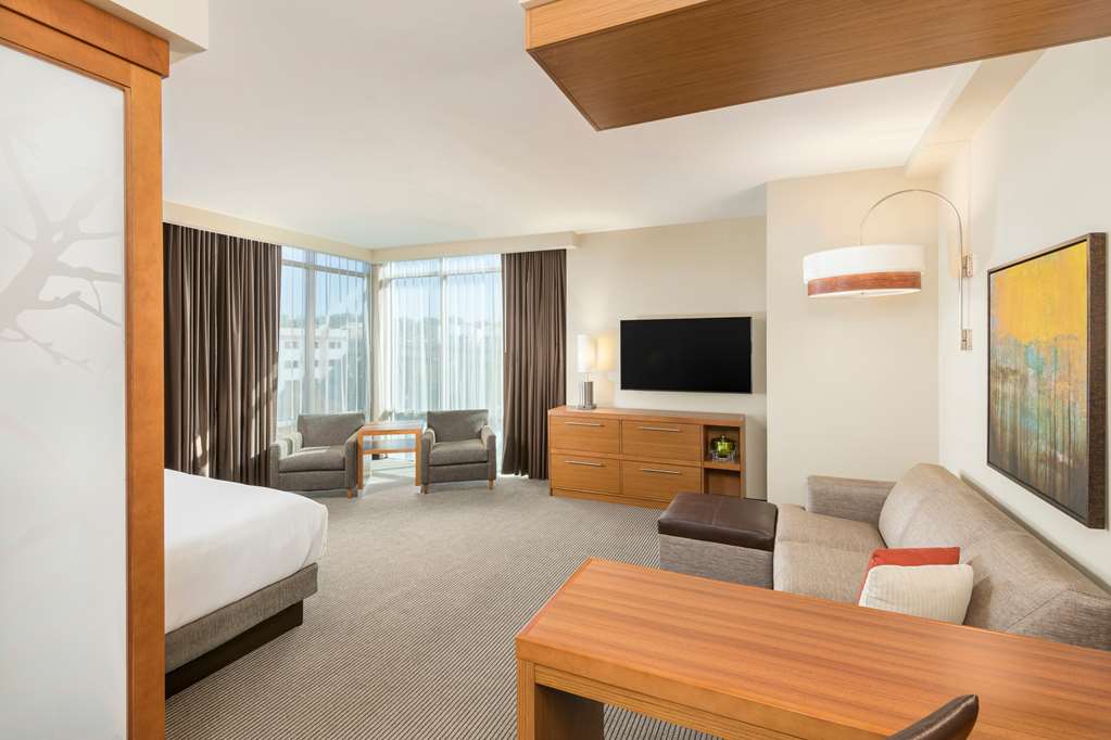 Hyatt Place Greenville Downtown - photo 64