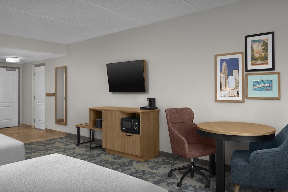 Hampton Inn & Suites Huntersville - photo 14