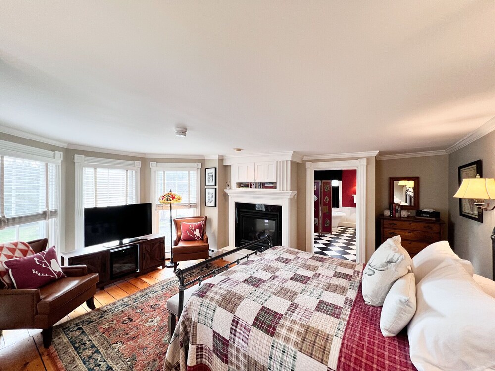 Four Columns Inn - photo 6