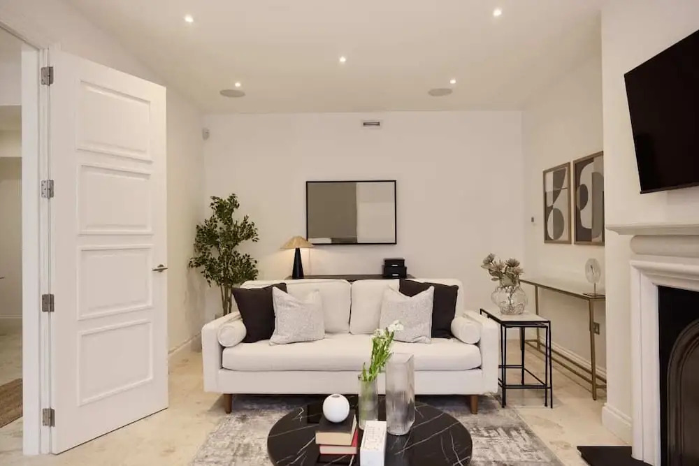The Camden Park Place Lovely 4BDR Flat with Garden — 4-Star Luxury Hotel in London, United Kingdom