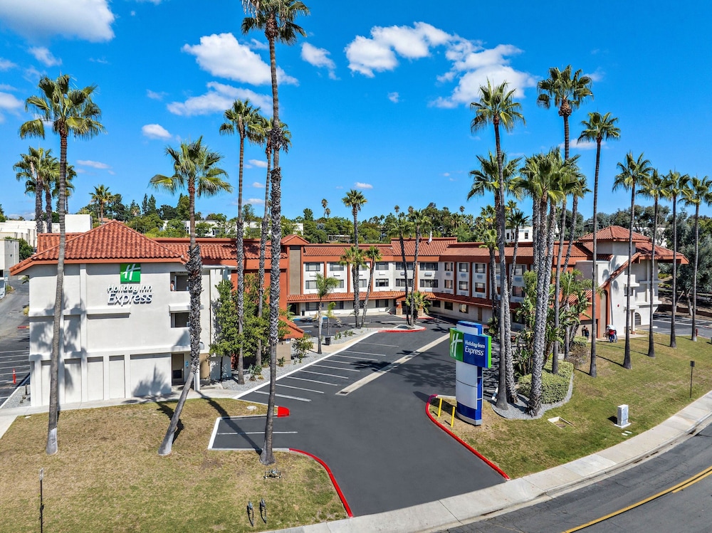 Holiday Inn Express La Mesa Near SDSU by IHG - photo 41