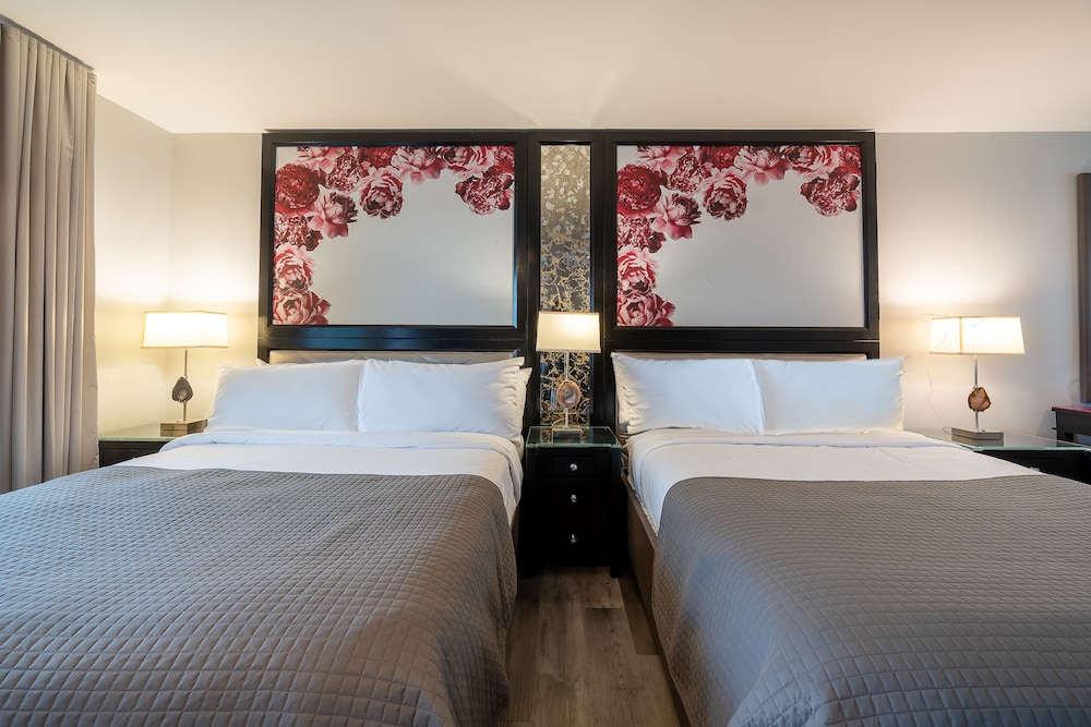 Onsen Hotel Spa — Desert Hot Springs