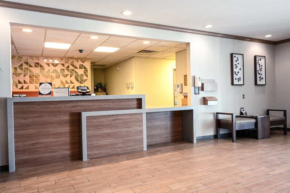 Candlewood Suites Champaign Urbana University Area by IHG - photo 51