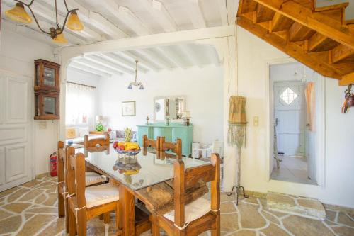 Traditional family villa southern lefkada — 4-Star Luxury Hotel in Lefkada, Greece
