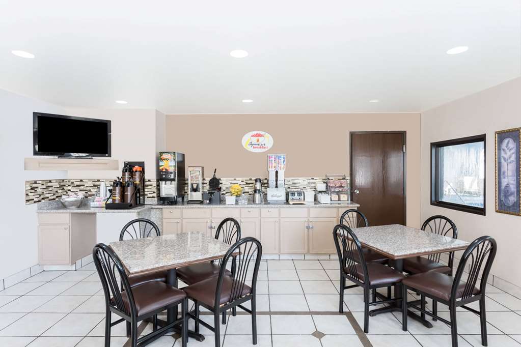 Super 8 by Wyndham El Dorado - photo 14