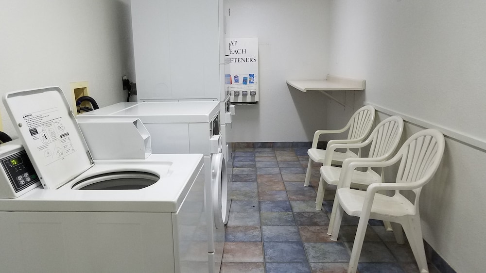 Americas Best Value Inn Lincoln Airport - photo 30