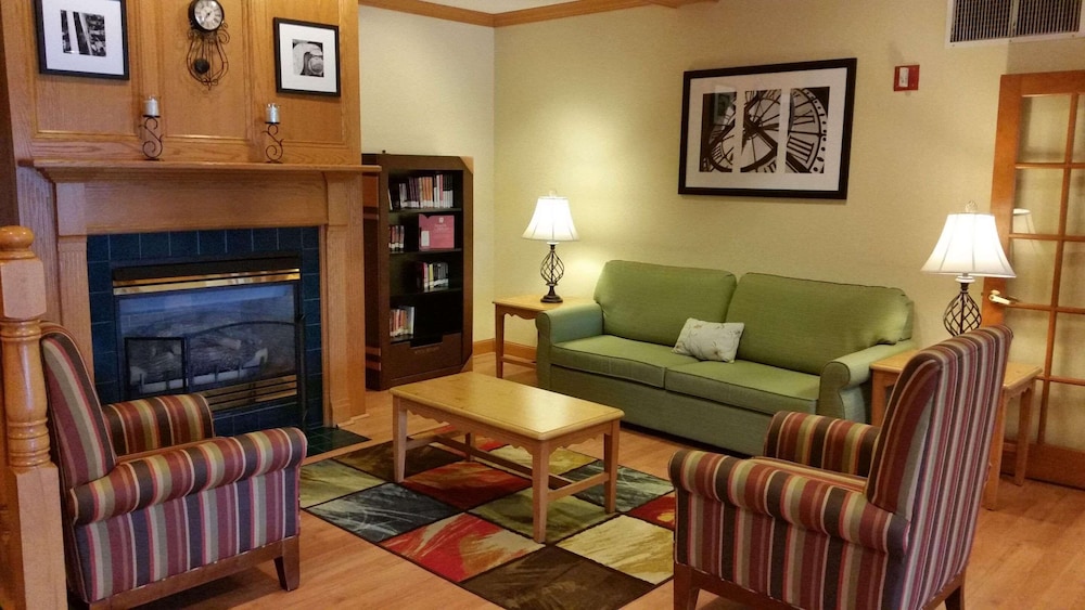 Country Inn & Suites by Radisson Bloomington Normal West IL - photo 2