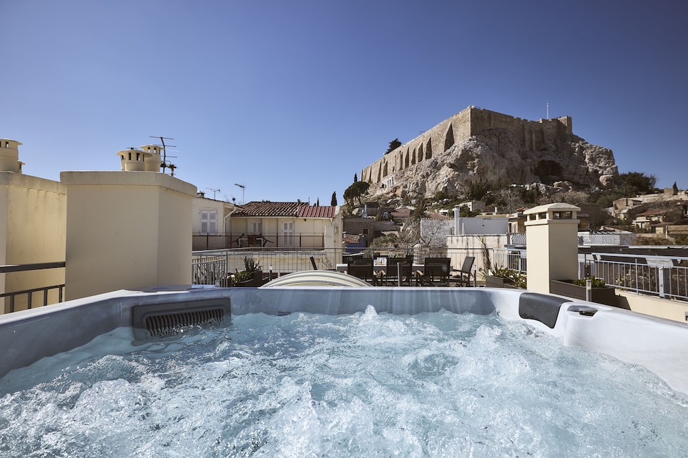 Plaka's Villa with Breathtaking Acropolis view — 4-Star Luxury Hotel in Athens, Greece